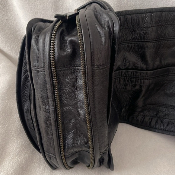 Brand new JUICY COUTURE Genuine Leather for Men Bag Size Small - Picture 12 of 16